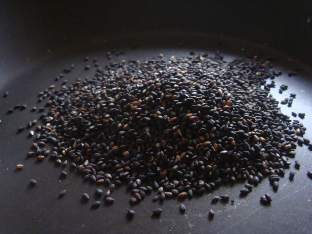 black-sesame-seeds.jpg